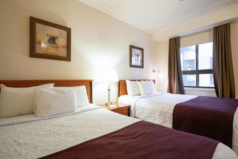 Room image 3